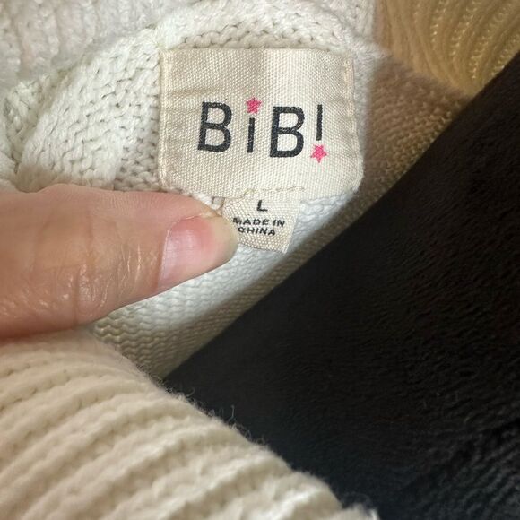 BiBi Multi Color Chevron Pattern Sweater Size L - Picture 14 of 16